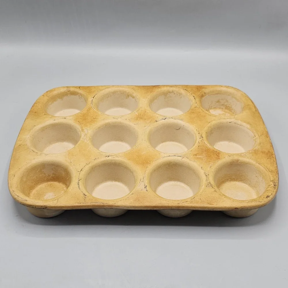The Pampered Chef Family Heritage Stoneware 12 Count Muffin Pan Made In USA